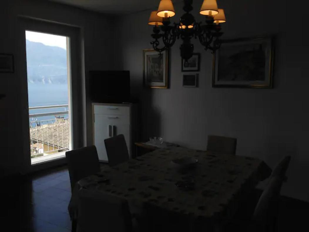 Appartamento Attico Nel Borgo Torri Del Benaco Esterno foto