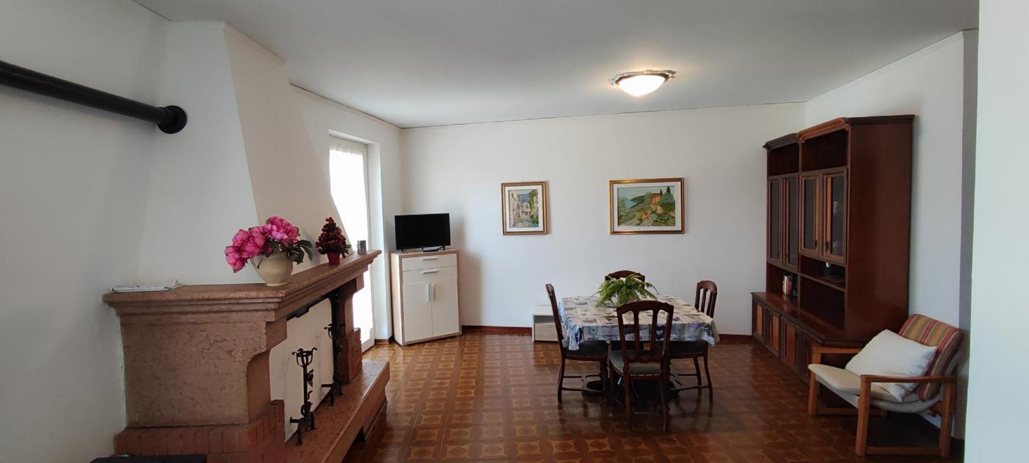 Appartamento Attico Nel Borgo Torri Del Benaco Esterno foto